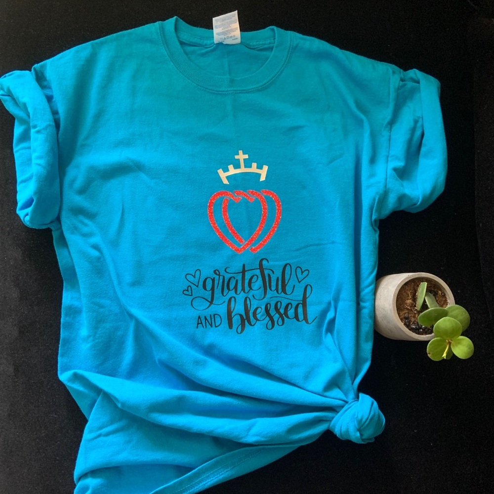 “Grateful & blessed” shirt ♥️♥️👑